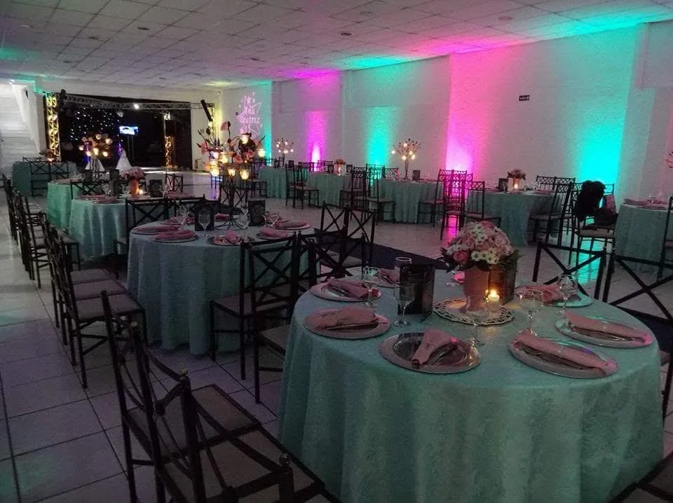 Salão decorado para evento do D’Faria no Ninho Verde I Eco Residence