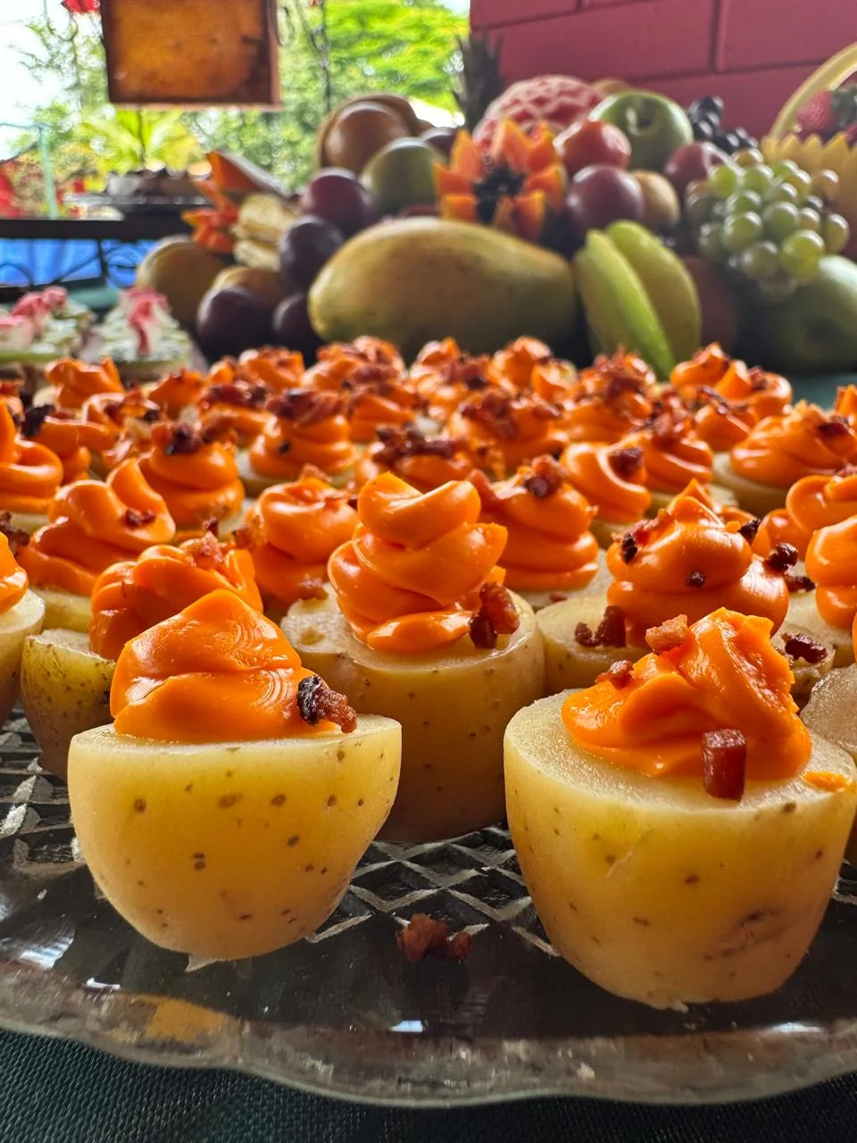 Canapés preparados pelo D’Faria para evento no Ninho Verde I Eco Residence